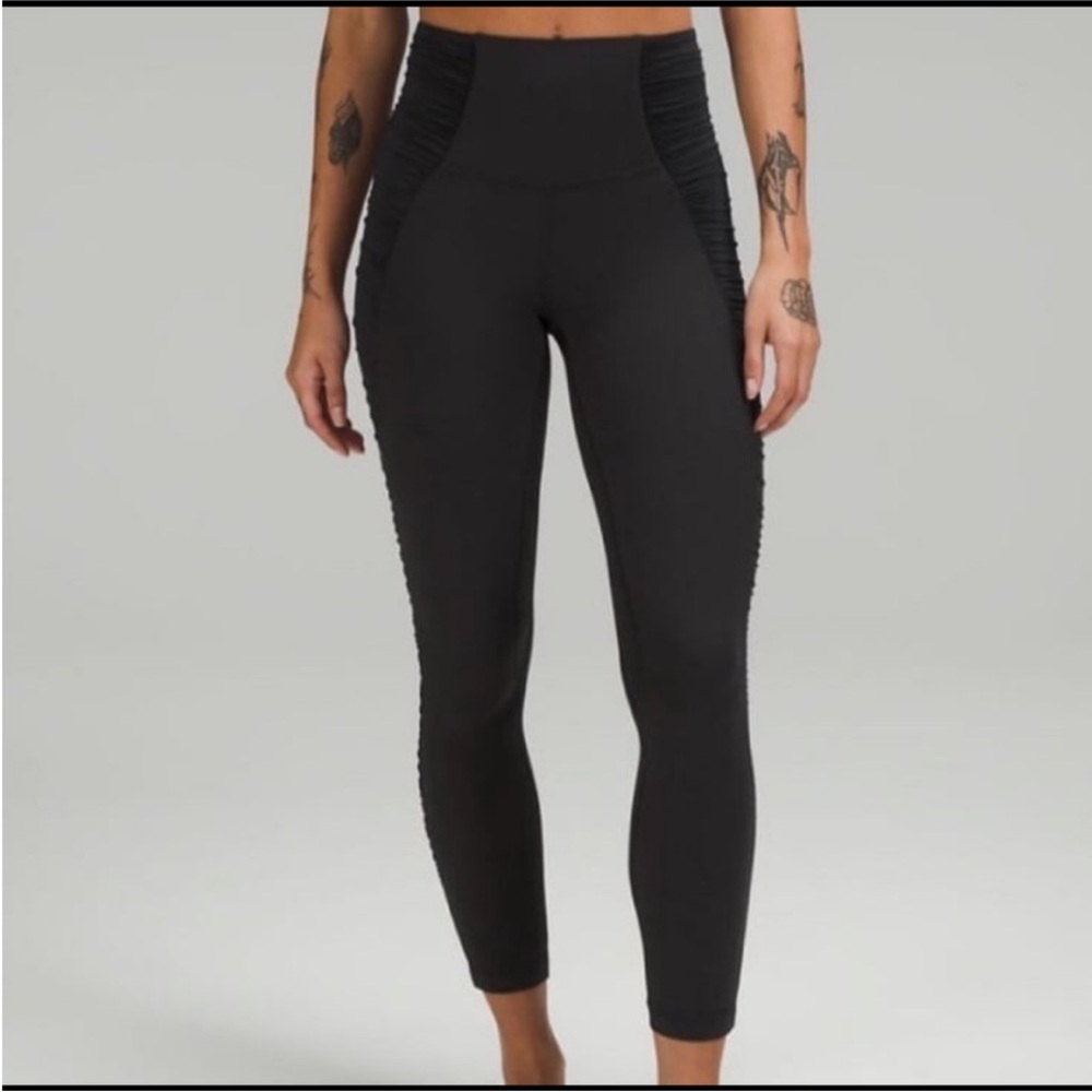 lululemon athletica Black High-Waist Ruched Side Leggings size 2